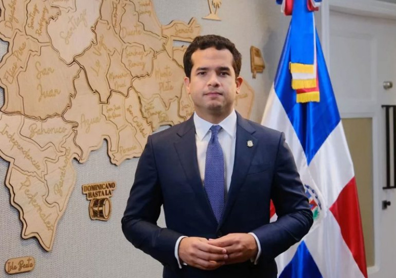 Omar Fernández defiende en EE.UU. derecho de RD a deportar indocumentados